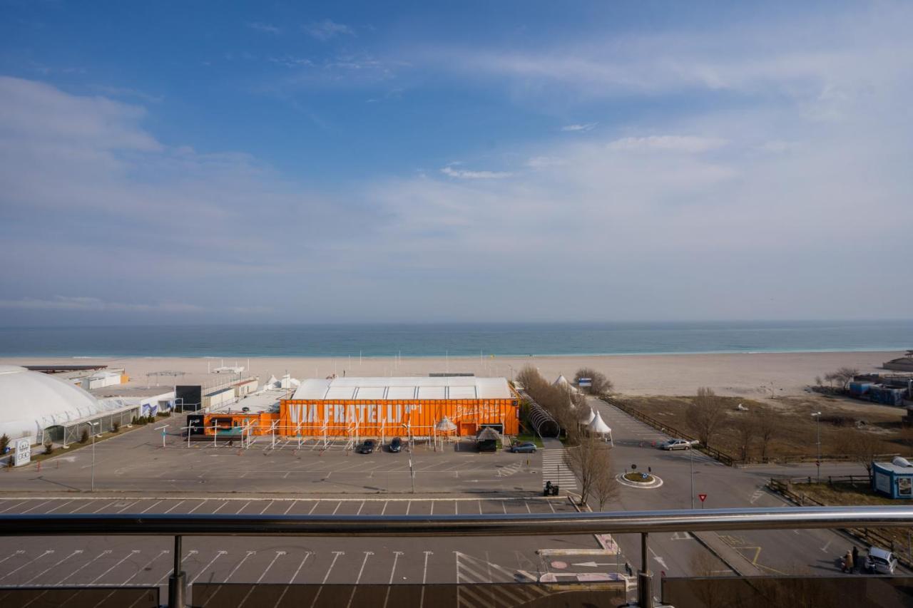 Summerland Sea-View Luxury Apartment Mamaia Exterior photo