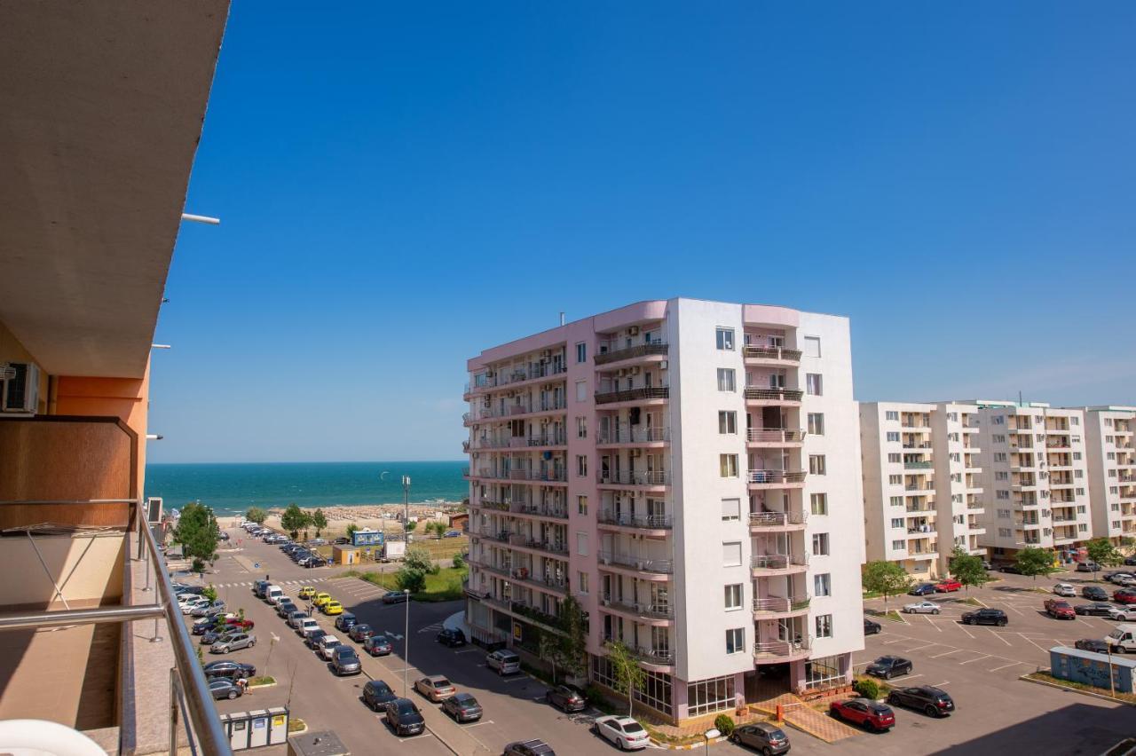 Summerland Sea-View Luxury Apartment Mamaia Exterior photo