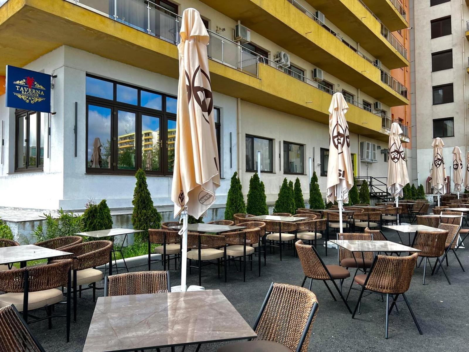 Summerland Sea-View Luxury Apartment Mamaia Exterior photo