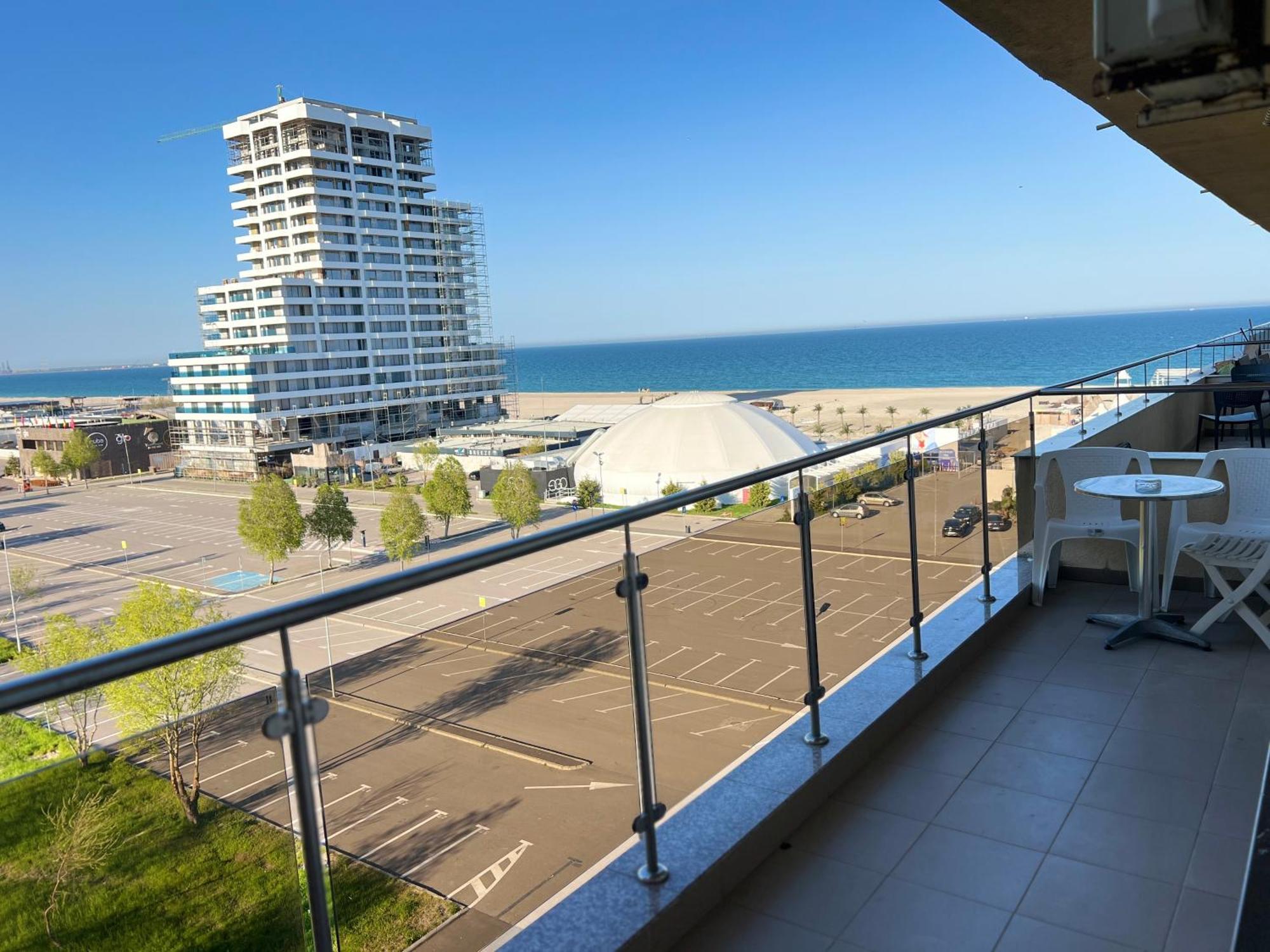 Summerland Sea-View Luxury Apartment Mamaia Exterior photo